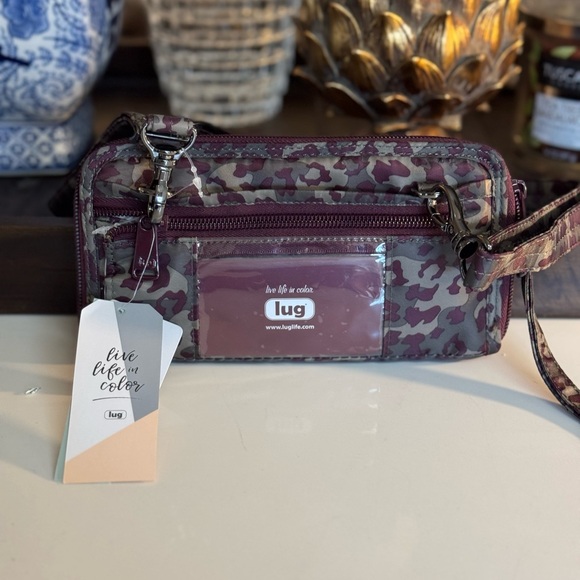 NWT LUG KICK FLIP CONVERTIBLE BERRY CAMOUFLAGE BAG! - Picture 6 of 8